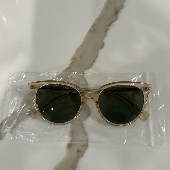 RAEN Sunglasses - Lily - Picture 3 of 3